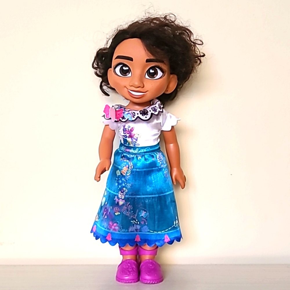 Disney Encanto Mirabel Madrigal Fashion Doll 14"